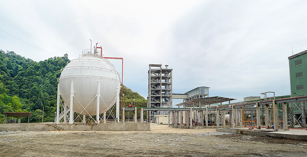 Hệ thống sản xuất phân bón MAP (Monoammonium Photphat) tại Công ty Hóa chất Đức Giang Lào Cai, sử dụng công nghệ tháp phun hiện đại