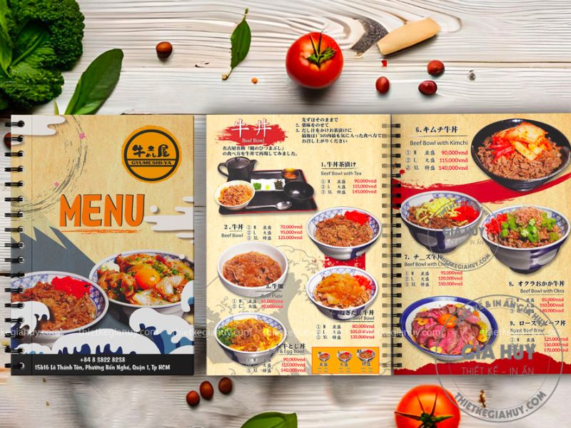 Menu cơm bò Nhật Bản với thiết kế các món ăn chính đặt ở trung tâm để thu hút sự chú ý