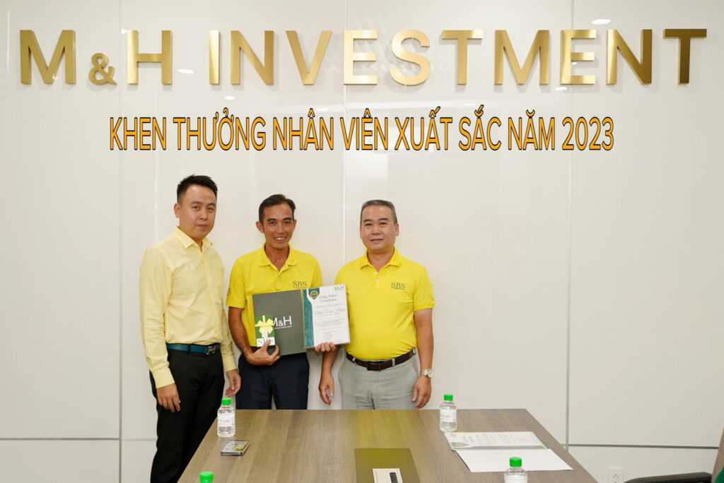 Anh Trần Văn Hiếu, nhân viên lái xe xuất sắc của công ty tnhh đầu tư m&amp;h