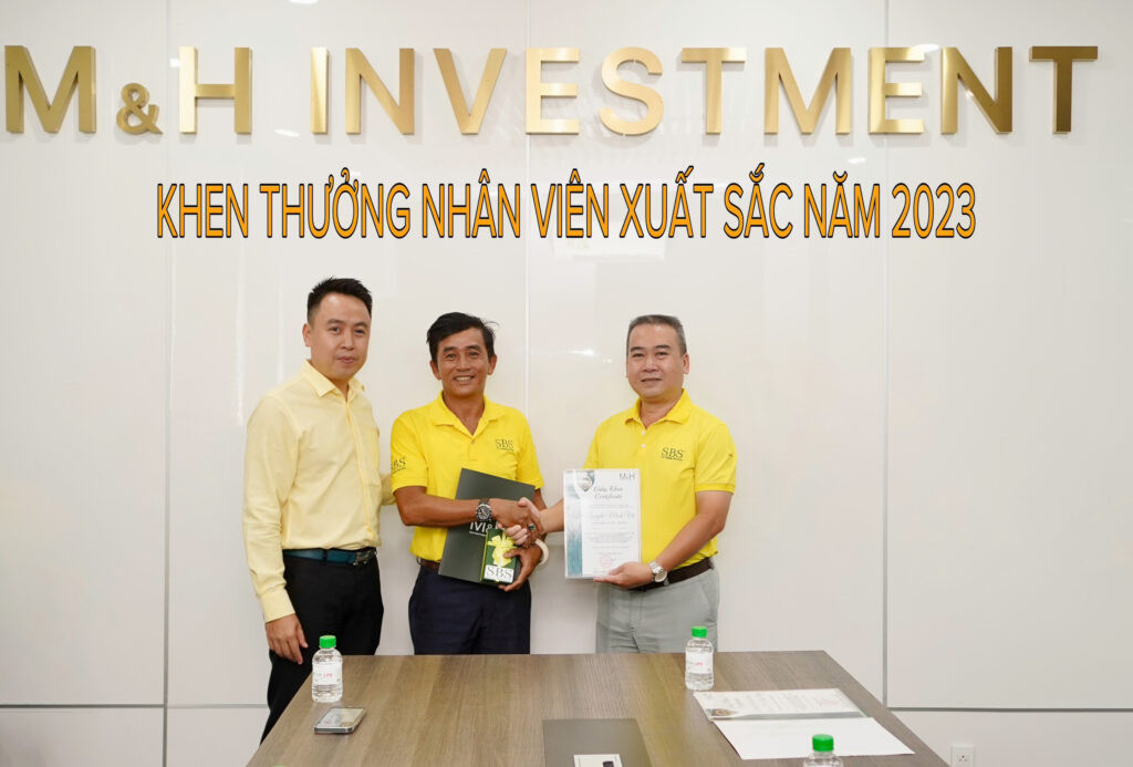Anh Nguyễn Minh Vũ, nhân viên lái xe tiêu biểu của công ty tnhh đầu tư m&amp;h