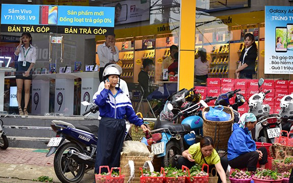Nét tương phản giữa sự phát triển của Bắc Hà và vẻ chất phác của bà con dân tộc