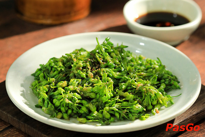 Bữa ăn đầy đủ hương vị với các lựa chọn từ menu cơm niêu Thiên Lý.