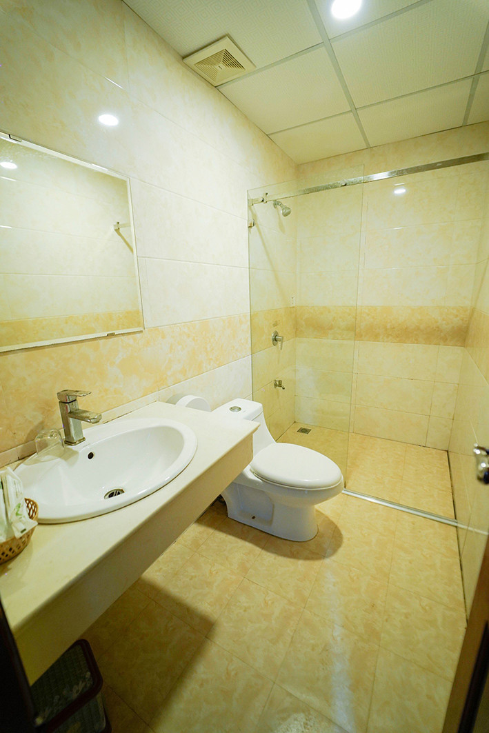 Nhà tắm hiện đại tại Khách sạn Cát Đại Lợi 2 Sầm Sơn Thanh Hóa