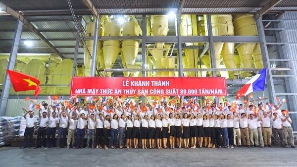 Bên trong nhà máy sản xuất thức ăn thủy sản Fresh Fish của Công ty TNHH Việt Phương Hà Nam