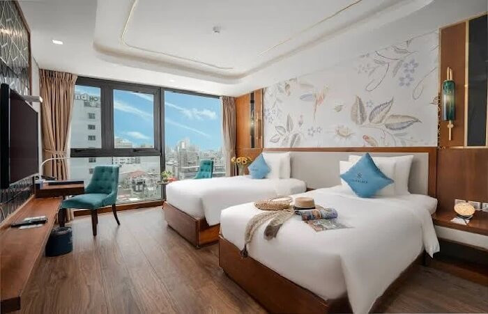 Nội thất phòng nghỉ hiện đại, năng động tại CN Palace Boutique, một lựa chọn khách sạn đường Phạm Văn Đồng Đà Nẵng