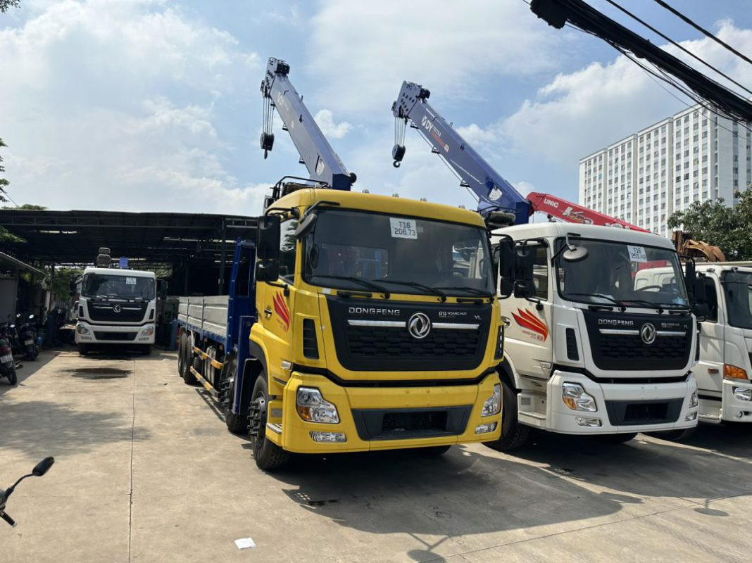 Showroom với các dòng xe chuyên dụng của Công ty TNHH Ô tô Trường Phát