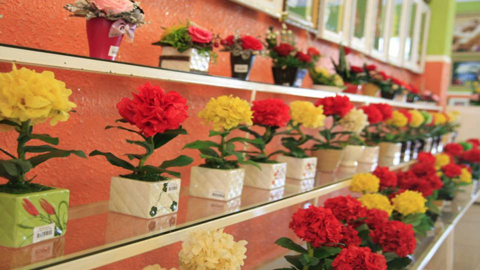 Ở Vườn hoa khô Đà Lạt, ngay cả chậu hoa khô cũng được chăm chút tỉ mỉ, sáng tạo để thu hút nhiều du khách