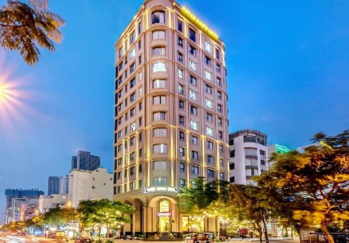 Ocean Haven Hotel, một chỗ nghỉ hiện đại nằm gần biển Mỹ Khê và Phạm Văn Đồng.