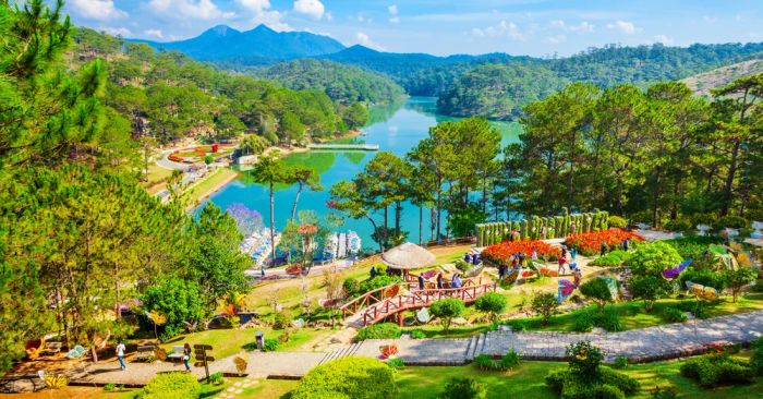 Thung Lũng Tình Yêu Đà Lạt: Vẻ đẹp lãng mạn và các hoạt động giải trí đa dạng.