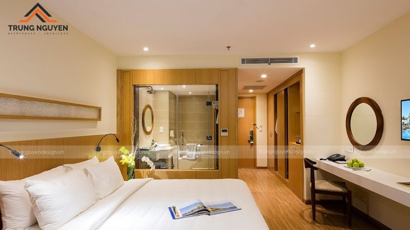 Phòng Deluxe được trang bị nội thất hiện đại và tiện nghi cao cấp, là một trong các loại phòng trong khách sạn 5 sao
