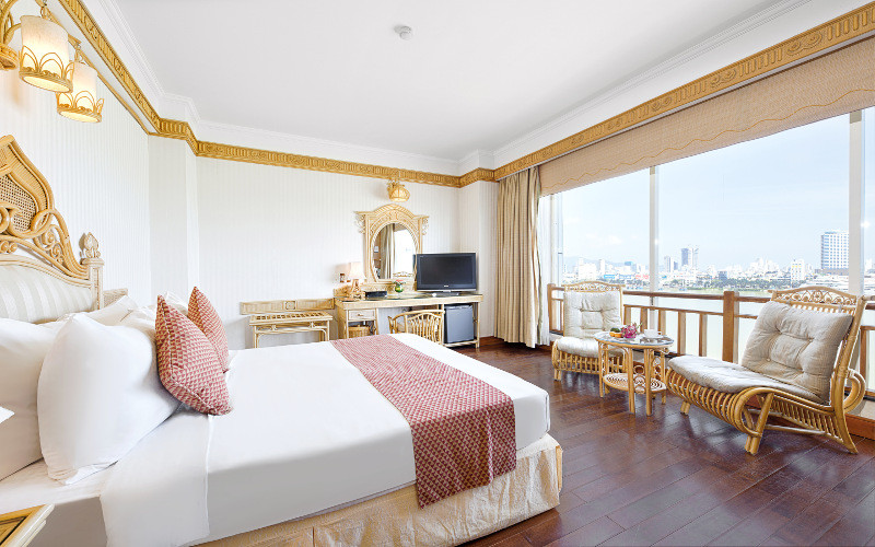 Phòng Deluxe Queen với tầm nhìn ra sông Hàn thơ mộng tại Khách sạn Senriver Hotel Đà Nẵng