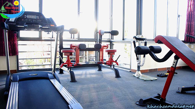 Phòng gym với các thiết bị tập luyện hiện đại tại Khách sạn Phước Sơn