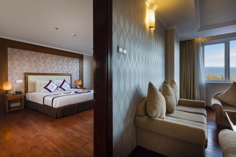 Phòng khách Executive Suite Khách sạn Park Diamond Phan Thiết