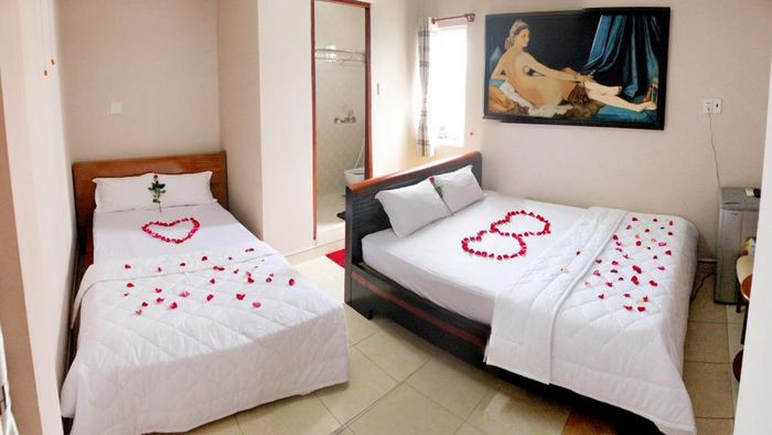Phòng khách sạn giá rẻ tại Phan Thiết Ban Mai Hotel rất rộng và đầy đủ tiện nghi