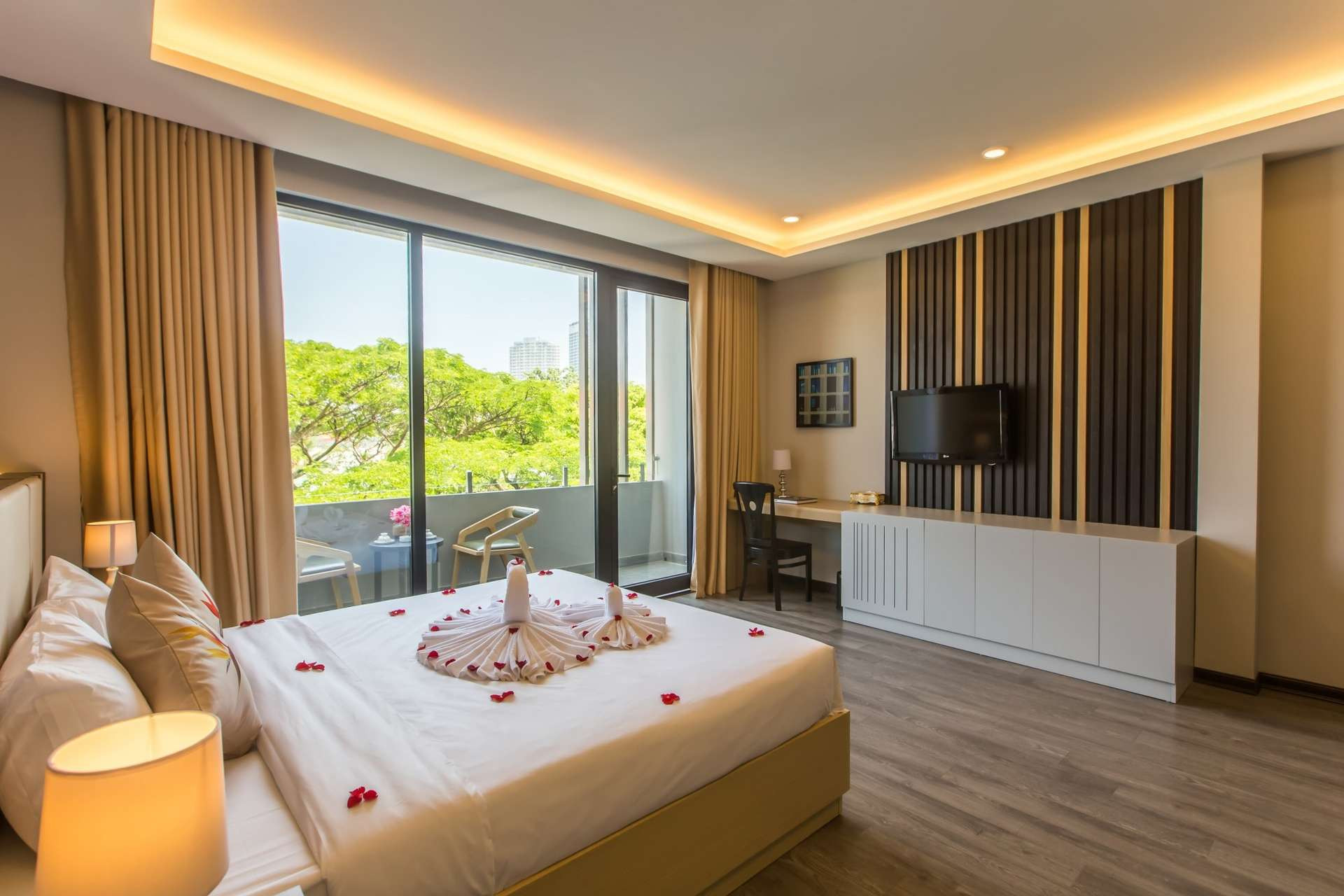 Phòng nghỉ ấm cúng tại Binh Duong Hotel Danang