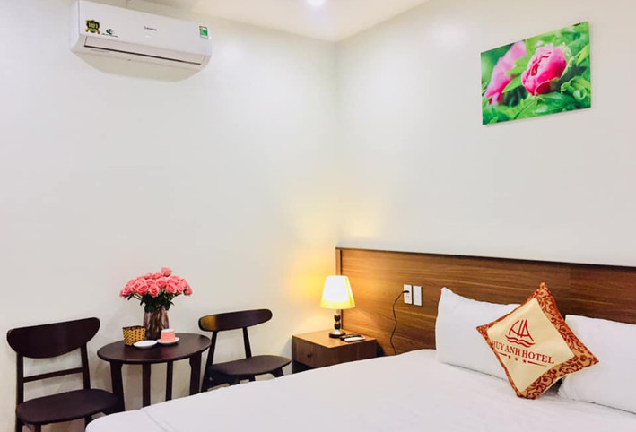 Phòng ngủ đơn tiện nghi và ấm cúng tại Khách sạn Huy Anh Sầm Sơn, thiết kế tối ưu