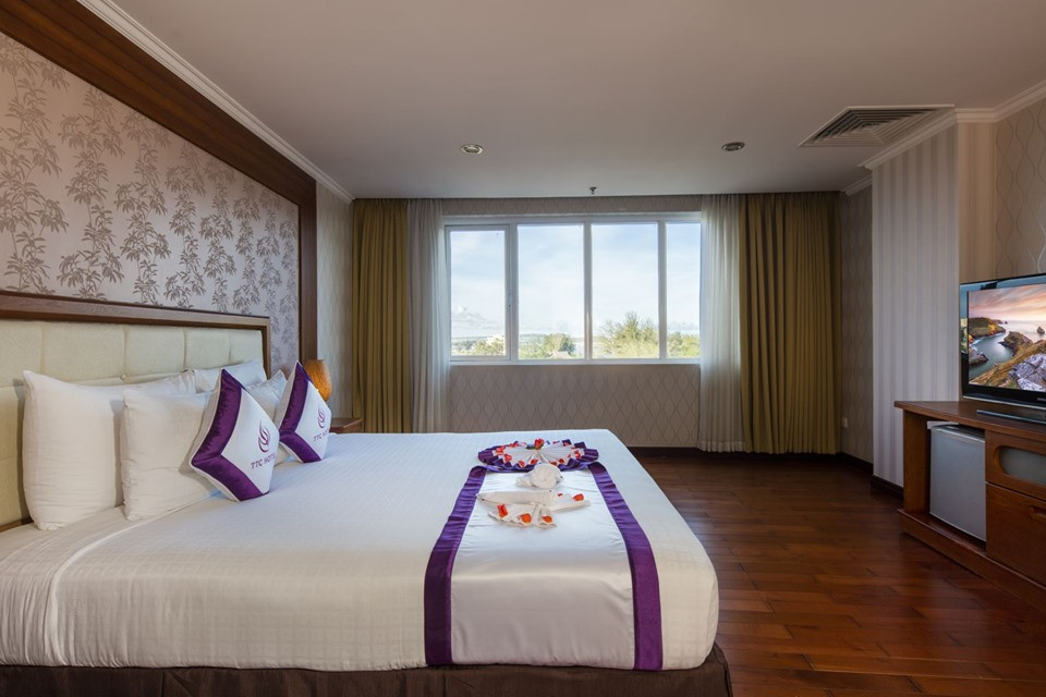 Phòng ngủ Executive Suite Khách sạn Park Diamond Phan Thiết