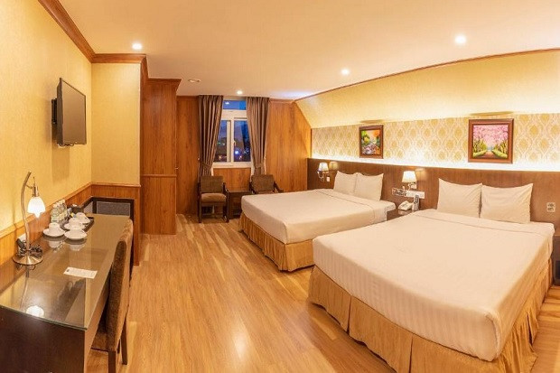 Phòng ngủ gia đình rộng rãi tại Kings Hotel Đà Lạt