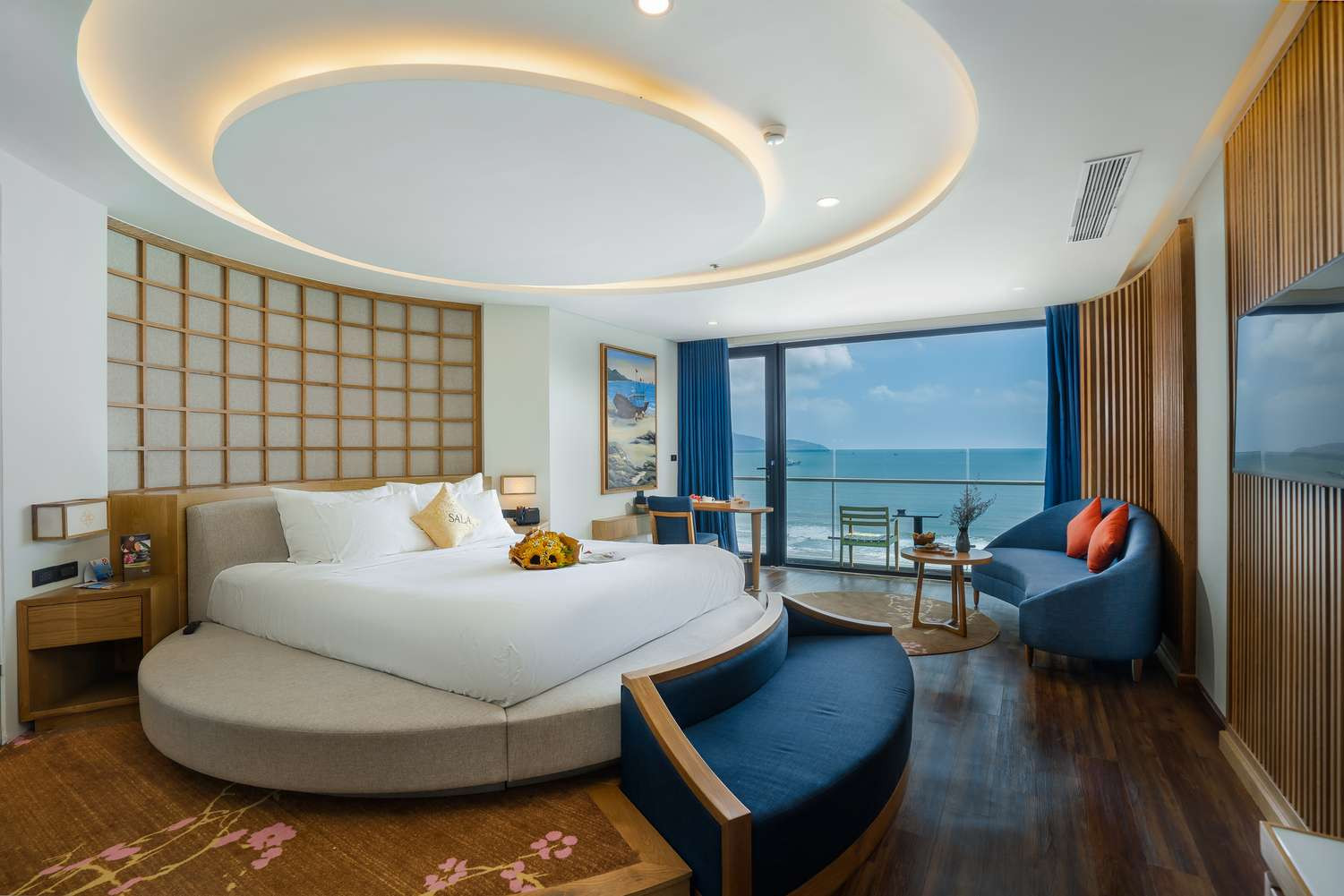 Phòng ngủ với kiến trúc độc đáo và view nhìn ra biển