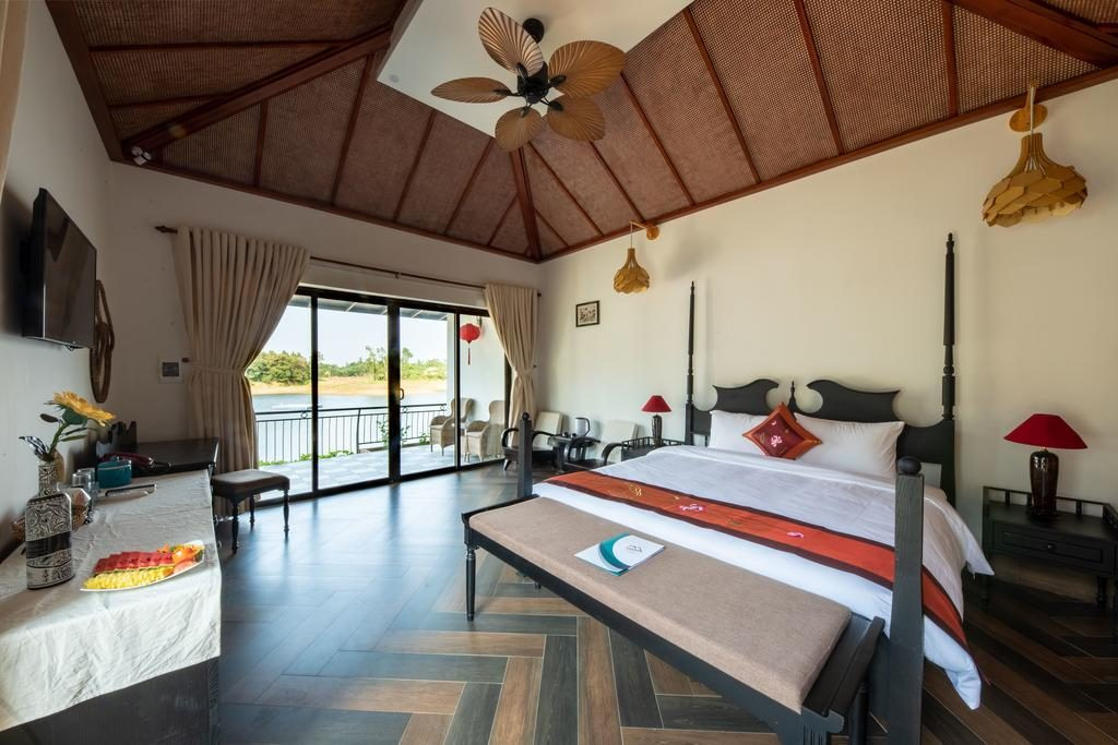 Phong Nha Lake House Resort nhìn ra hồ Đồng Suôn