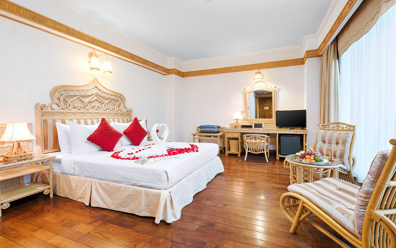 Phòng Superior Double với nội thất ấm cúng và view sông tại Khách sạn Senriver Hotel Đà Nẵng