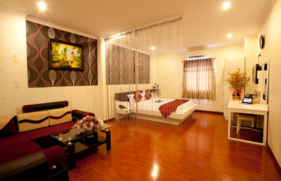 Phòng V.I.P 1 tại Khách sạn Linh Phương Cần Thơ với giường lớn nhất và không gian đẳng cấp