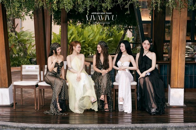 Nhã Phương chia sẻ hình ảnh tươi tắn trên trang cá nhân, khiến công chúng tò mò về khả năng mang thai lần 3