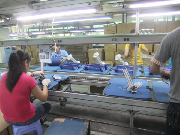 Dây chuyền lắp ráp sản phẩm hiện đại tại nhà máy của Công Ty TNHH Well Electronics Việt Nam