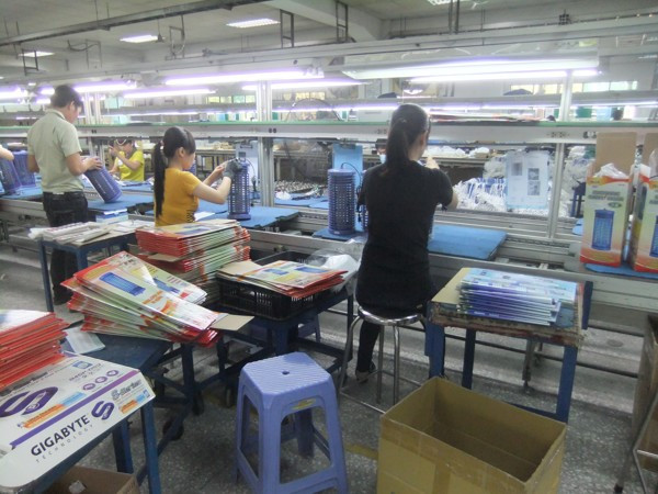 Dây chuyền lắp ráp sản phẩm dưới sự kiểm soát chất lượng nghiêm ngặt của Công Ty TNHH Well Electronics Việt Nam