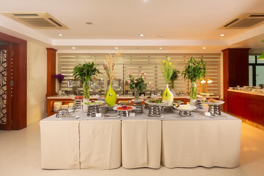 Quầy Buffet Khách sạn Sea Front Đà Nẵng
