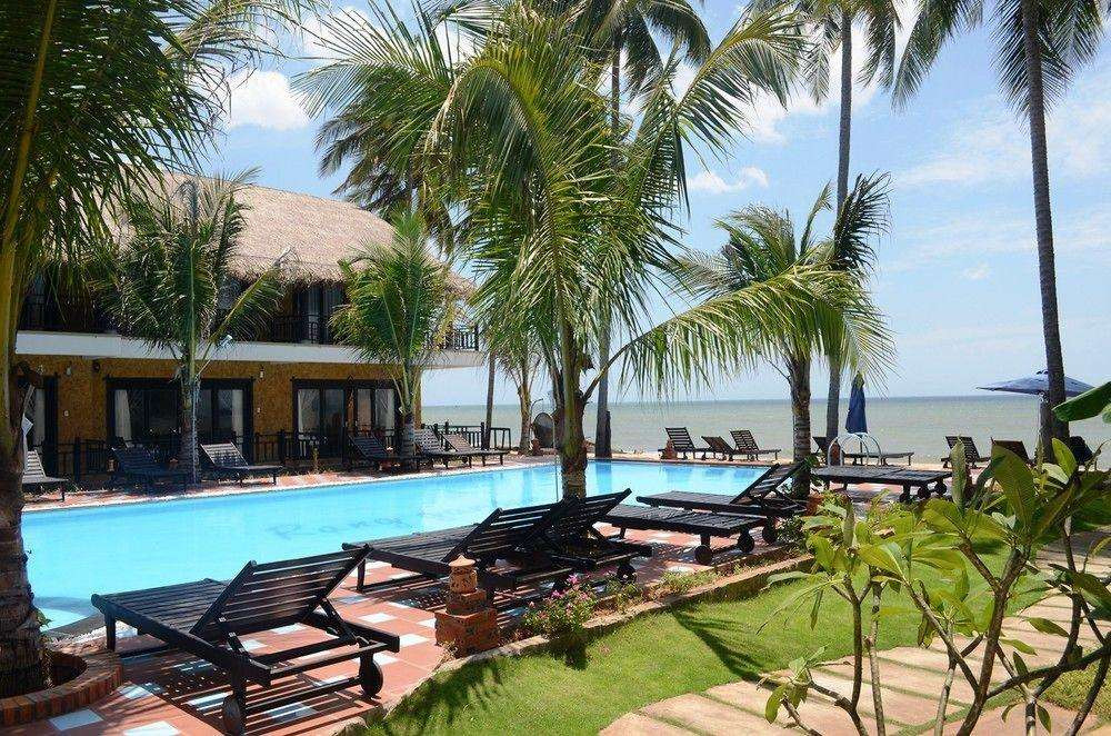 Rạng Garden Beach Side Resort có vị trí sát biển - Khách sạn Mũi Né gần biển