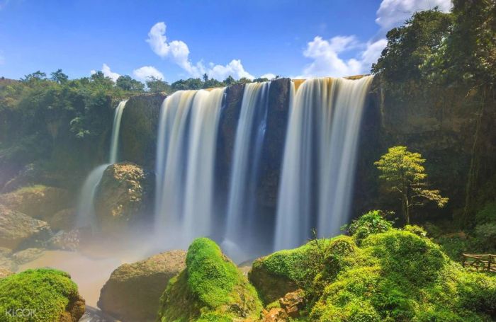 Thác Voi Đà Lạt (Thác Liêng Rơwoa): Vẻ đẹp hoang sơ, hùng vĩ được công nhận là di tích quốc gia.
