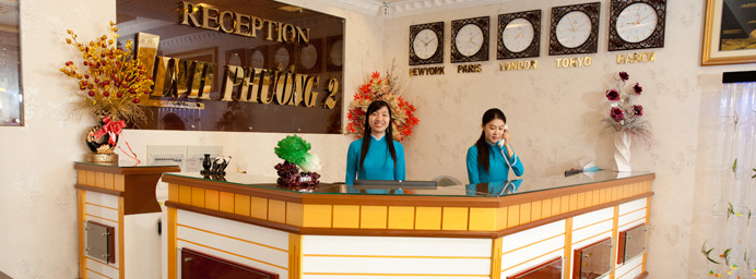 Sảnh chính Khách sạn Linh Phương 2 Cần Thơ với nội thất đơn giản, tạo cảm giác thân thiện