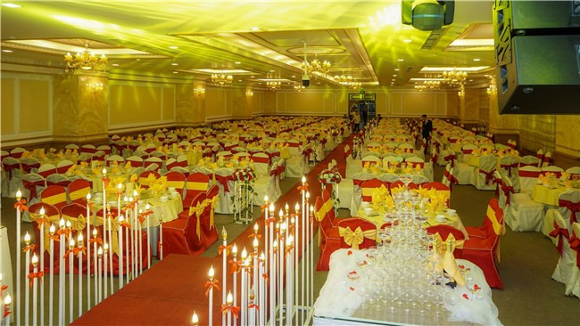 Sảnh tiệc lớn được trang trí lộng lẫy tại Golden Center Tân Phú