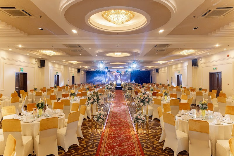 Sảnh tiệc lung linh, sang trọng tại trung tâm tiệc cưới hội nghị Diamond Place II Âu Cơ