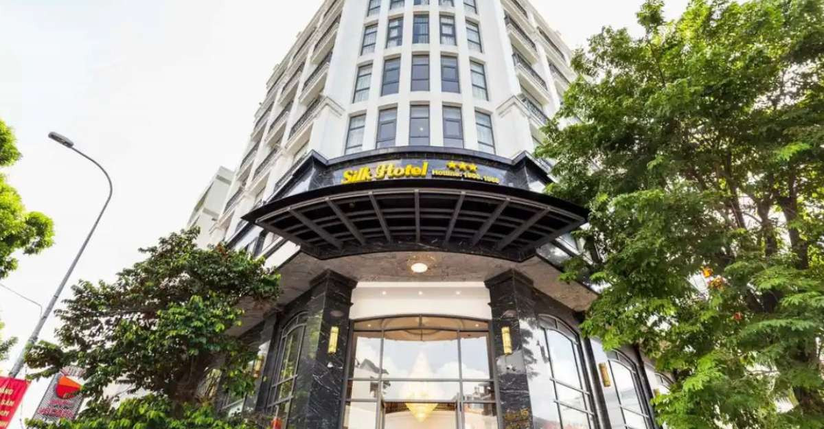 Silk Hong Ha Hotel - Khách sạn quận Tân Bình giá rẻ
