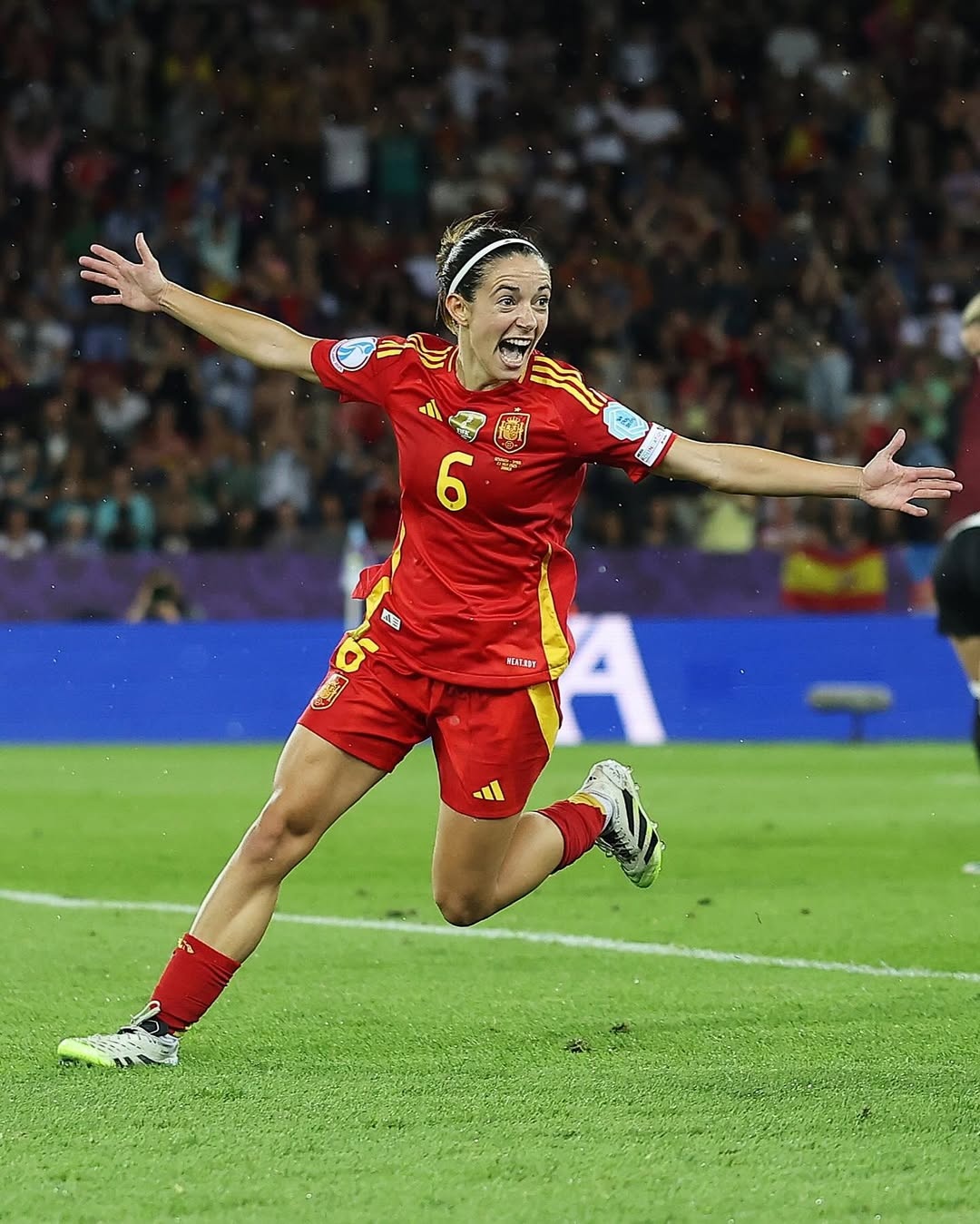 Aitana Bonmati trên sân cỏ
