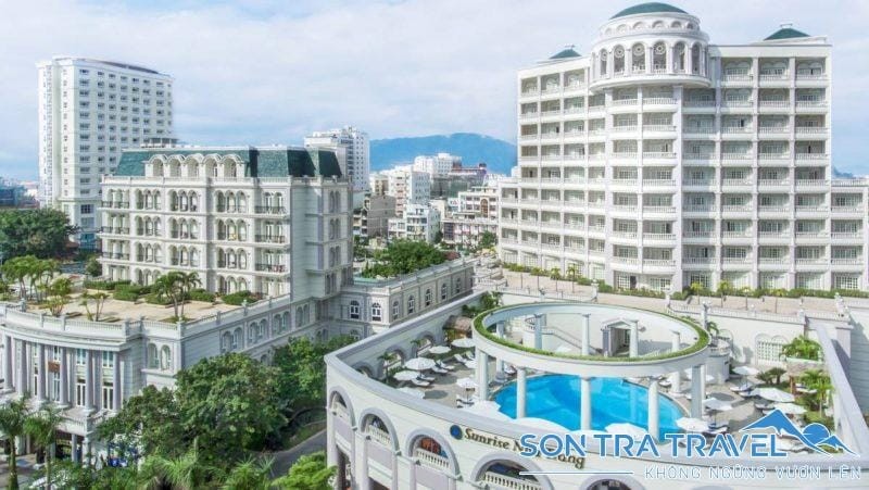 Sunrise Nha Trang Beach Hotel thiết kế Đông Dương