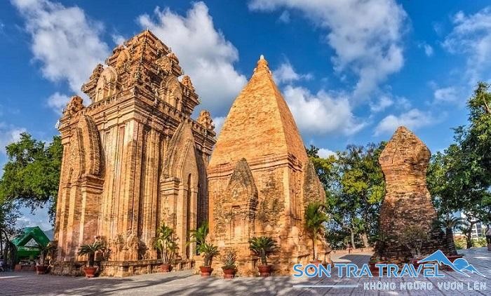 Tháp Bà Ponagar, di tích Chăm Pa lớn nhất