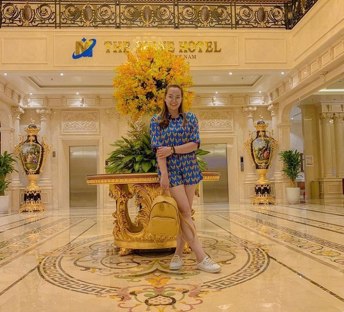THE SHINE HOTEL với kiến trúc châu Âu hiện đại và sang trọng