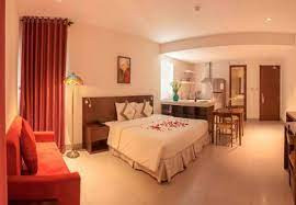 Thiết kế nội thất hiện đại, sang trọng trong một phòng khách sạn được bố trí tối ưu để mang lại trải nghiệm tiện nghi cho khách lưu trú