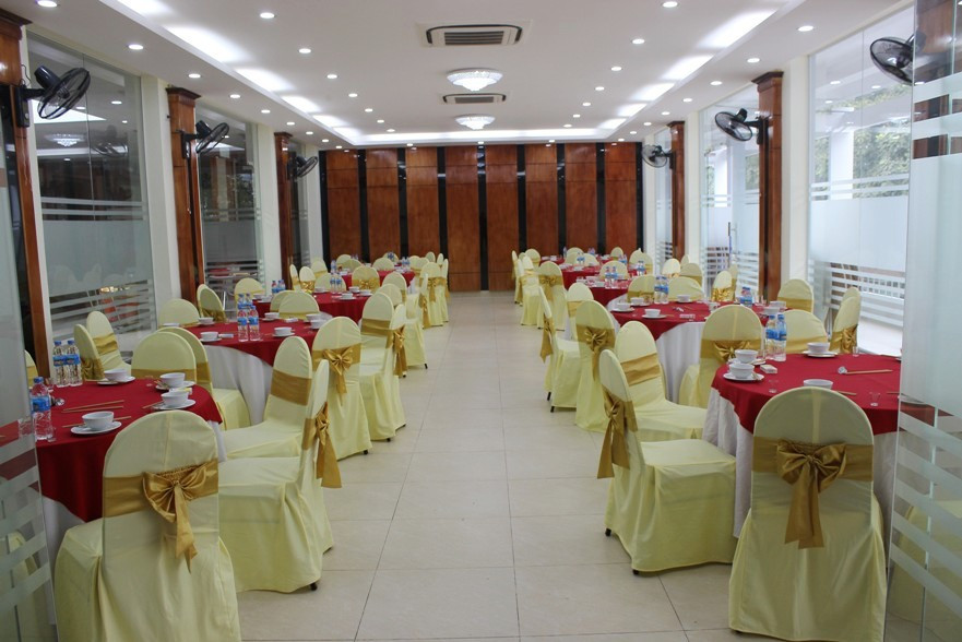 Thiết kế phòng ăn sang trọng phù hợp cho các buổi tiệc tại Khách sạn Giao Tế