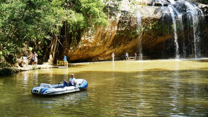 Thác Prenn Đà Lạt (Thác Tiên Sa): Vẻ đẹp hùng vĩ của thác nước và đa dạng hoạt động giải trí.