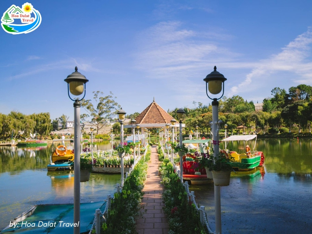 Tiểu cảnh nghệ thuật tinh tế hài hòa với thiên nhiên tại Vườn hoa thành phố Đà Lạt