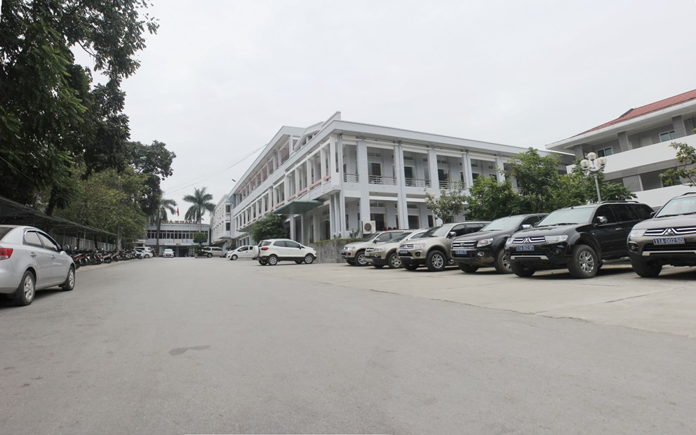 Toàn cảnh Khách sạn Giao Tế Cao Bằng với không gian xanh