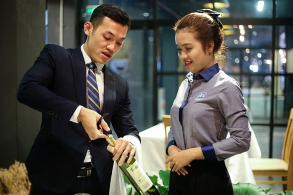 Trước khi tìm việc làm ngành quản trị khách sạn, phải ghi nhớ 6 điều - Ảnh 1