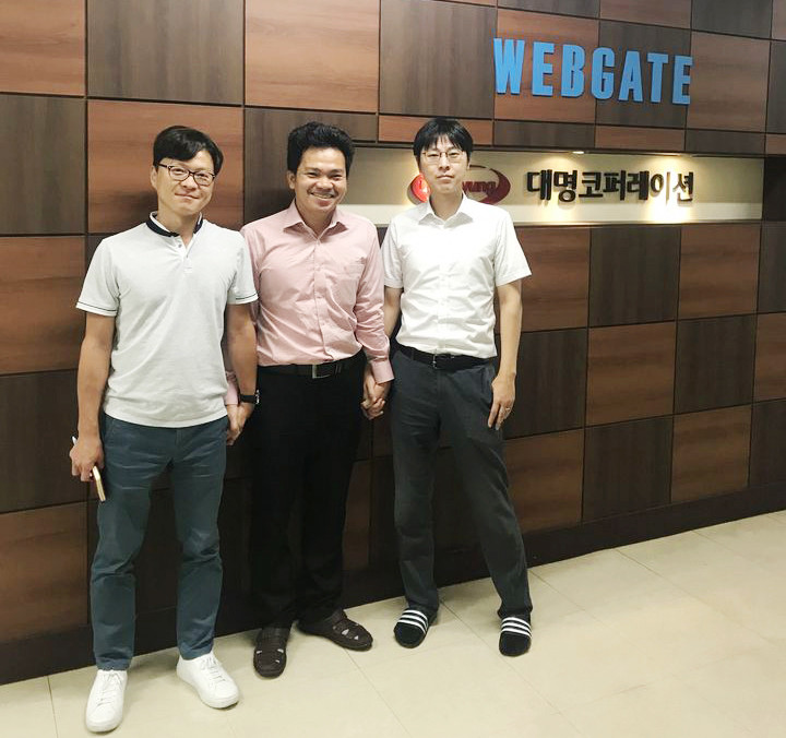 CÔNG TY TNHH THƯƠNG MẠI VÀ KỸ THUẬT VMS tự hào phân phối các giải pháp giám sát video tích hợp của Webgate, thương hiệu hàng đầu từ tập đoàn DAEMYUNG, mang đến độ tin cậy cao cho thị trường Việt Nam.