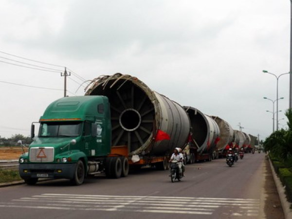 Xe fooc chuyên chở hàng của công ty tnhh vận tải thương mại hà anh