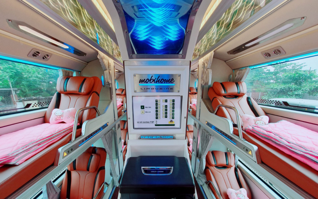 Nội thất tiện nghi của xe Phương Trang Limousine