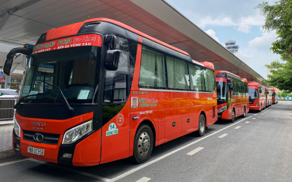 Xe Phương Trang Limousine đồng hành mọi nẻo đường